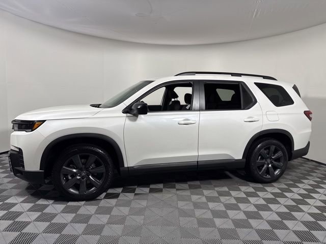 New 2026 Honda Pilot Sport image 3
