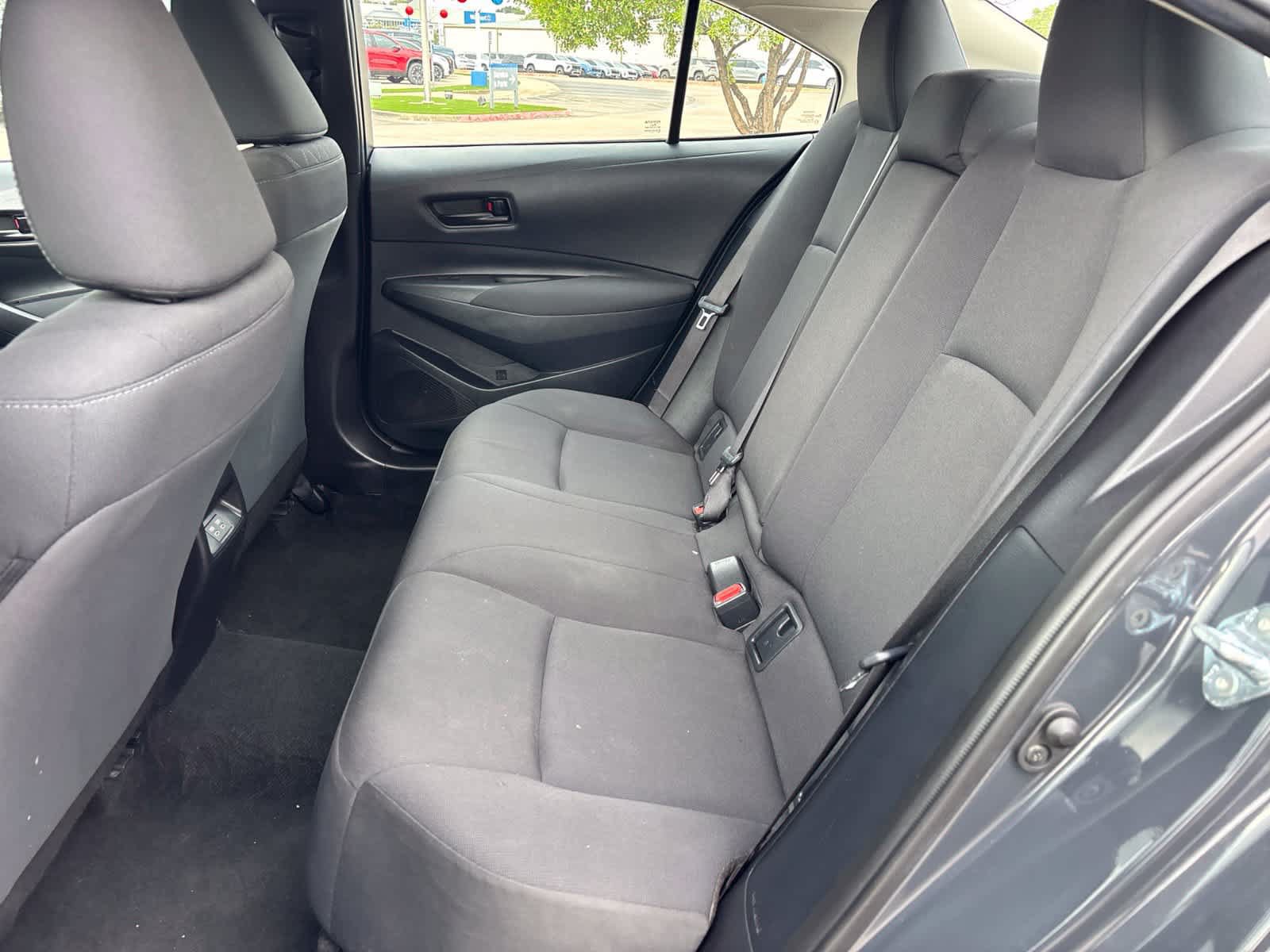 Used 2025 Toyota Corolla LE FWD image 17