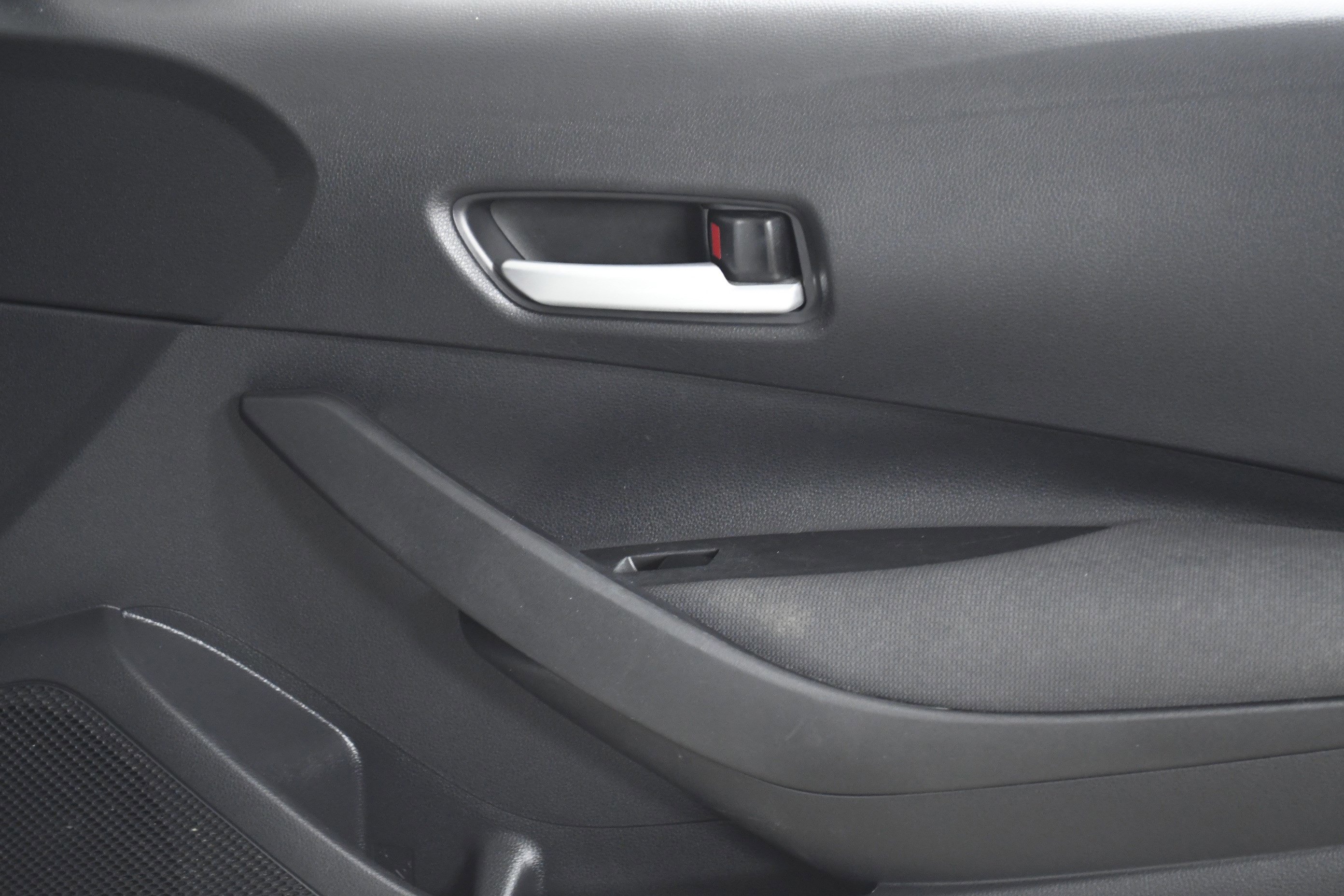 Used 2021 Toyota Corolla LE image 28