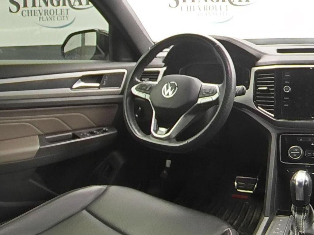 Used 2022 Volkswagen Atlas Cross Sport SEL R-Line AWD/4WD image 16