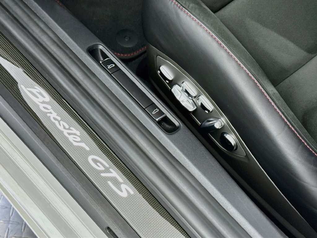 Certified 2025 Porsche 718 Boxster GTS RWD image 25
