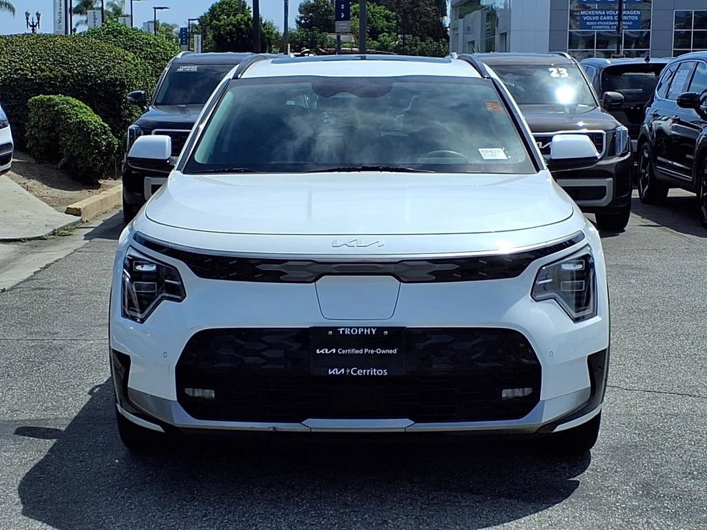 Certified 2023 Kia Niro Wave FWD image 2