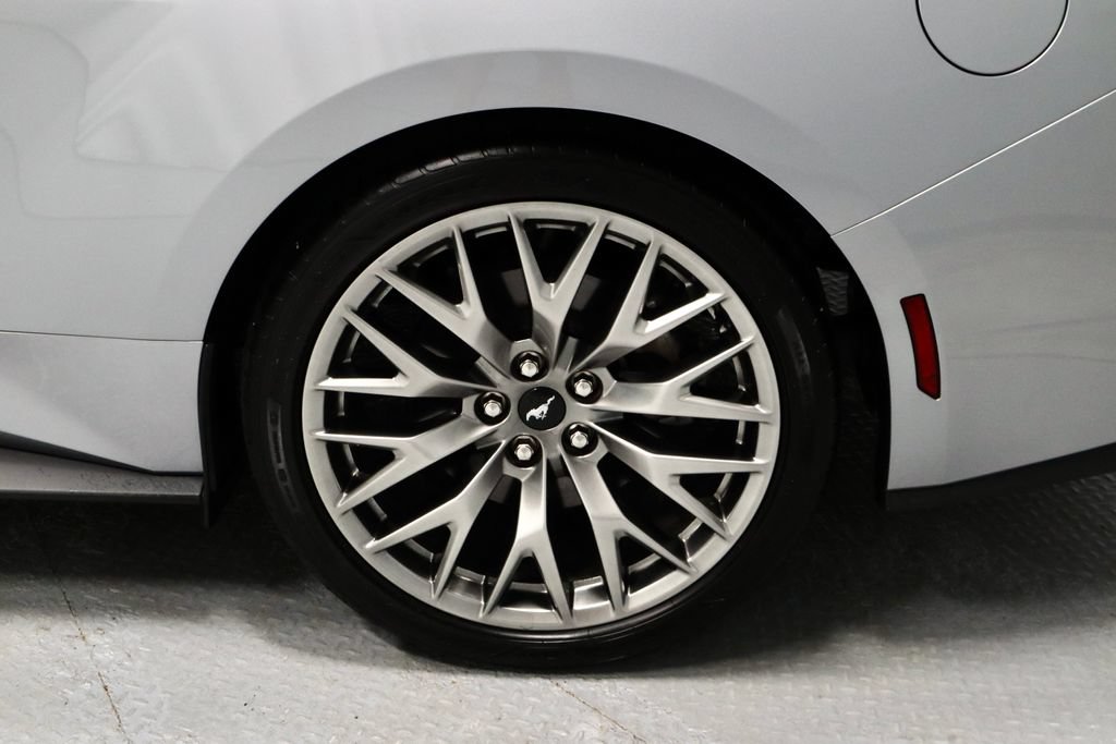 Used 2025 Ford Mustang Premium RWD image 20