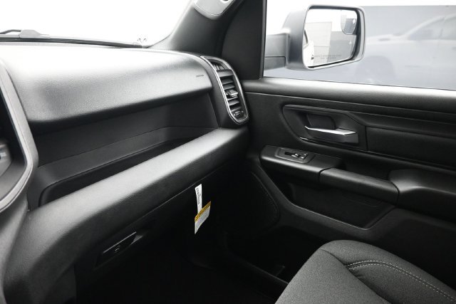 New 2027 RAM 1500 Express AWD/4WD image 8