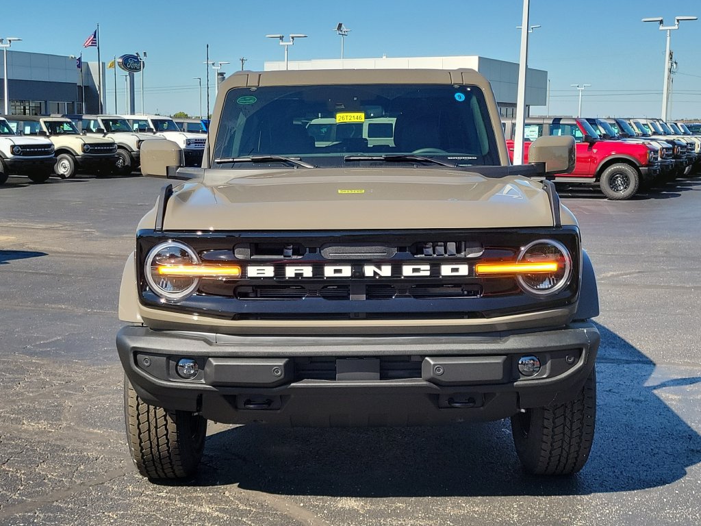 New 2026 Ford Bronco Outer Banks AWD/4WD image 2