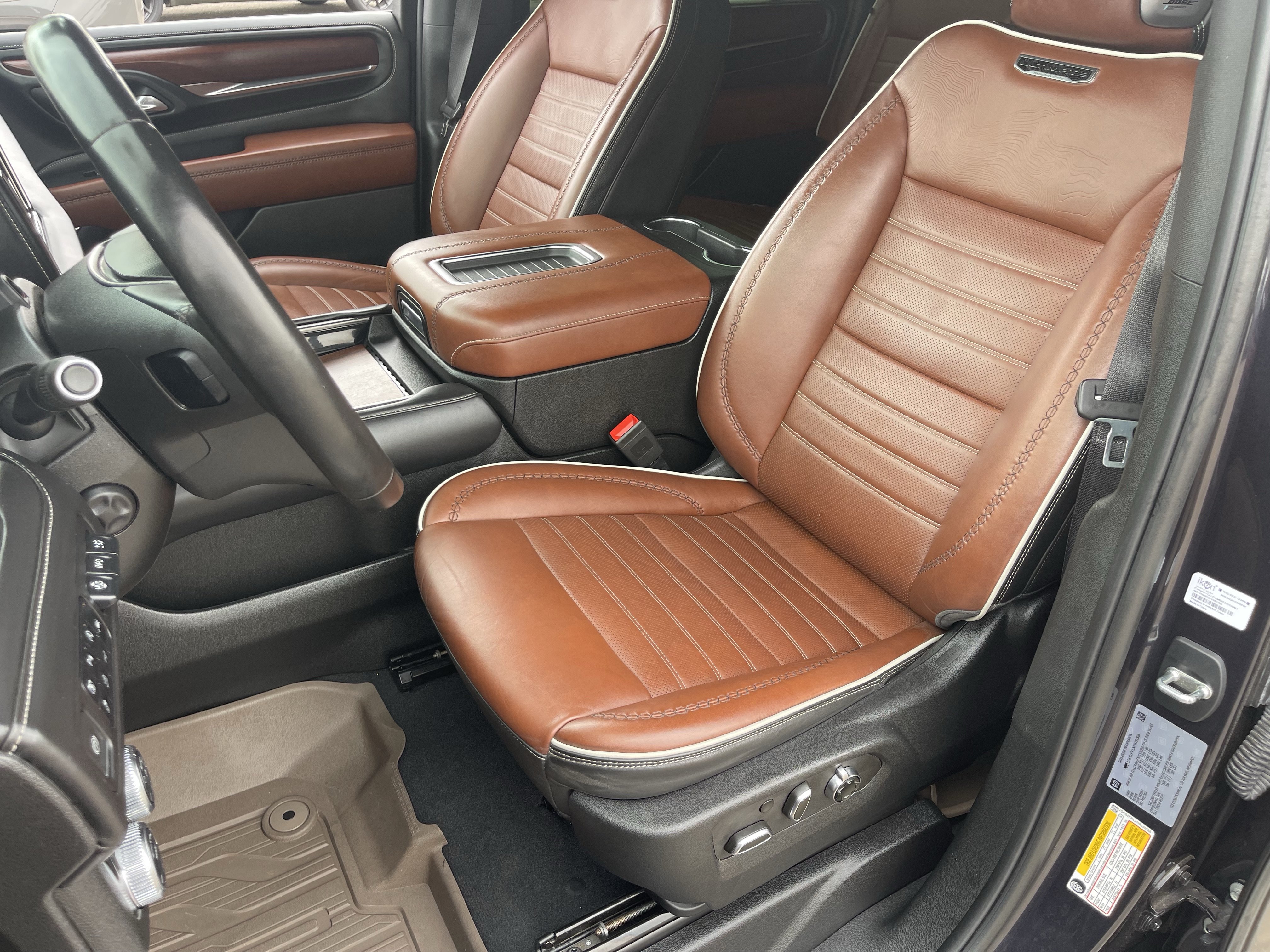 Used 2023 GMC Yukon XL Denali Ultimate AWD/4WD image 17