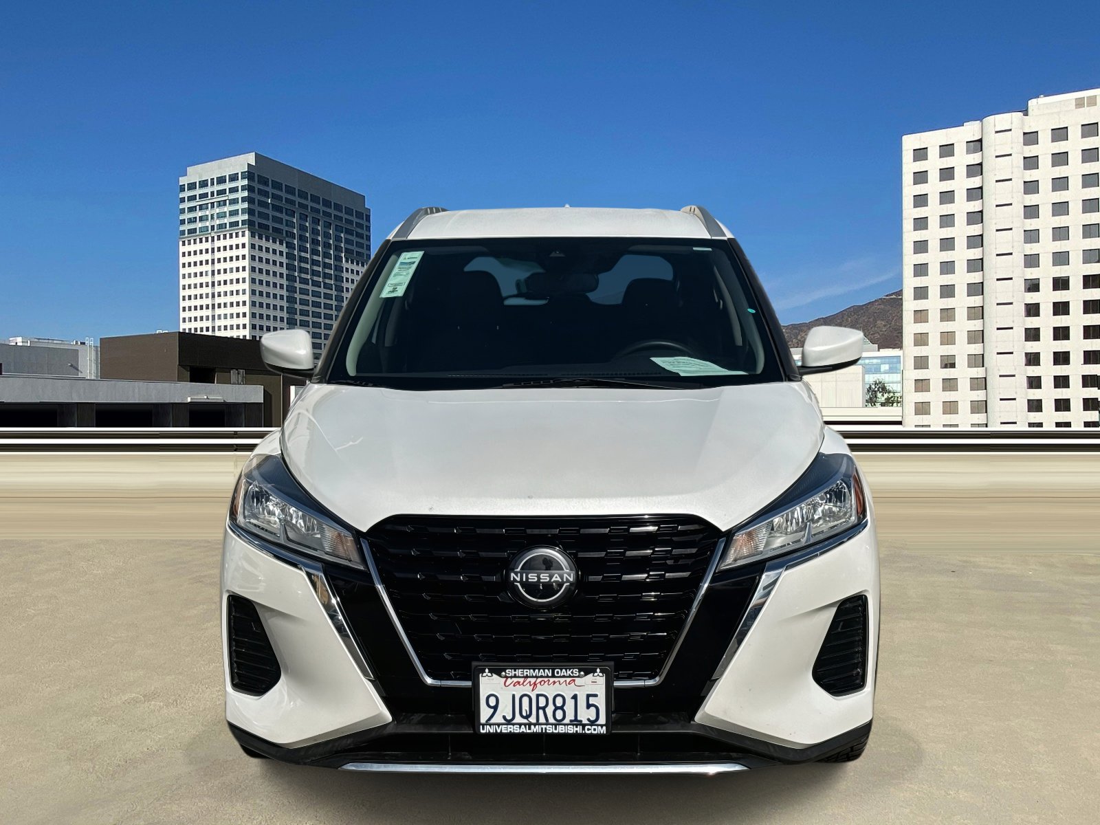 Used 2023 Nissan Kicks SV image 2