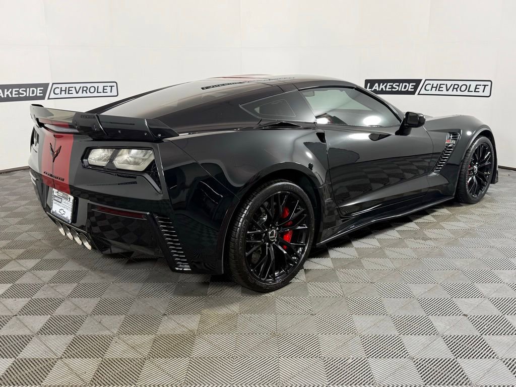 Used 2015 Chevrolet Corvette Z06 w/ 3LZ Preferred Equipment Group image 6