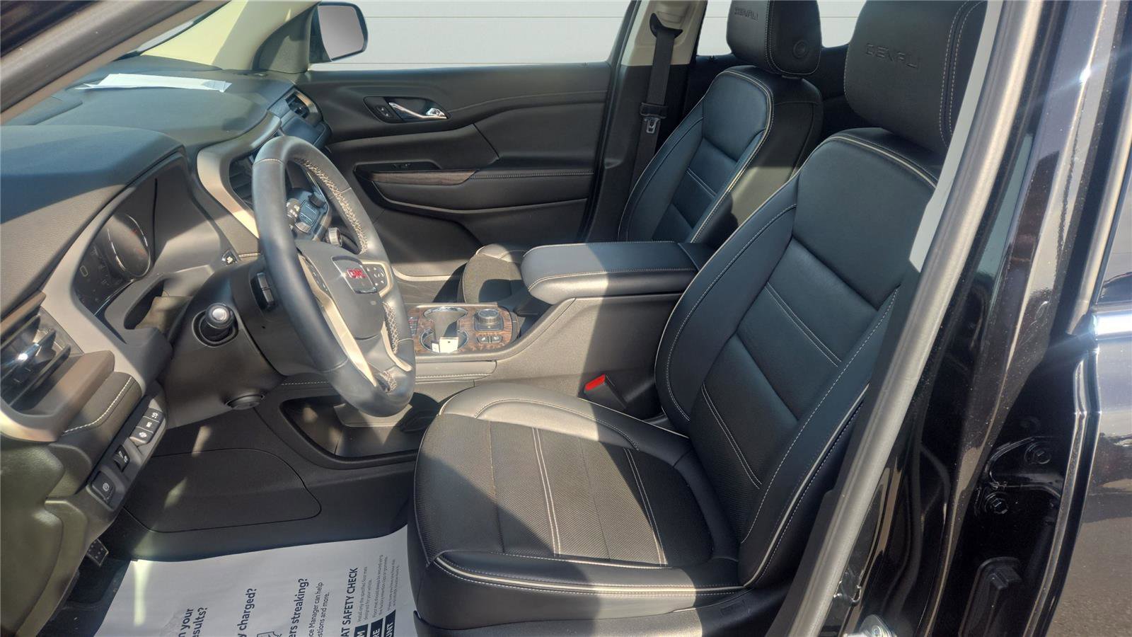 Used 2023 GMC Acadia Denali w/ Denali Ultimate Package image 11