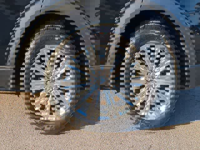 Used 2020 Ford Explorer Limited image 14