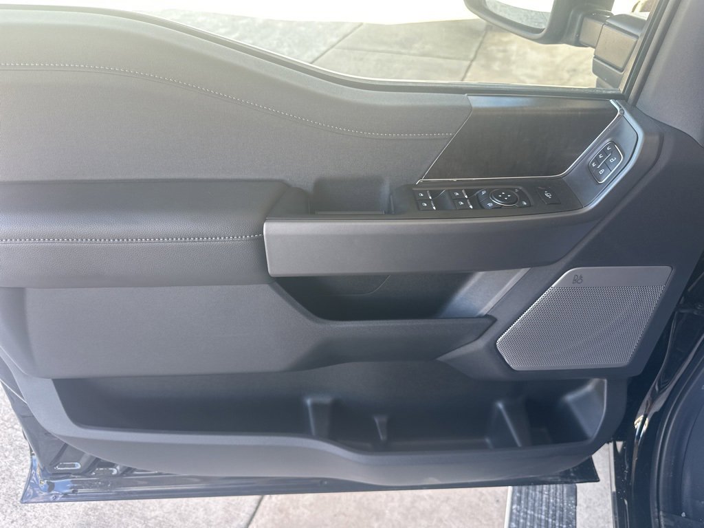 New 2025 Ford F350 Lariat w/ Lariat Ultimate Package image 8