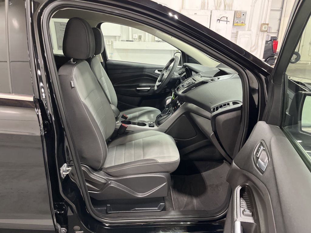 Used 2016 Ford Escape SE image 25