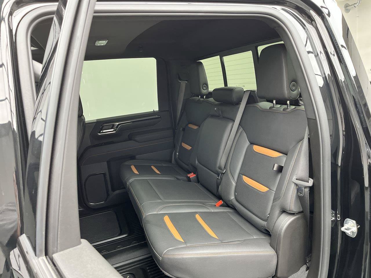 Certified 2025 GMC Sierra 2500 AT4 w/ AT4 Premium Plus Package AWD/4WD image 14