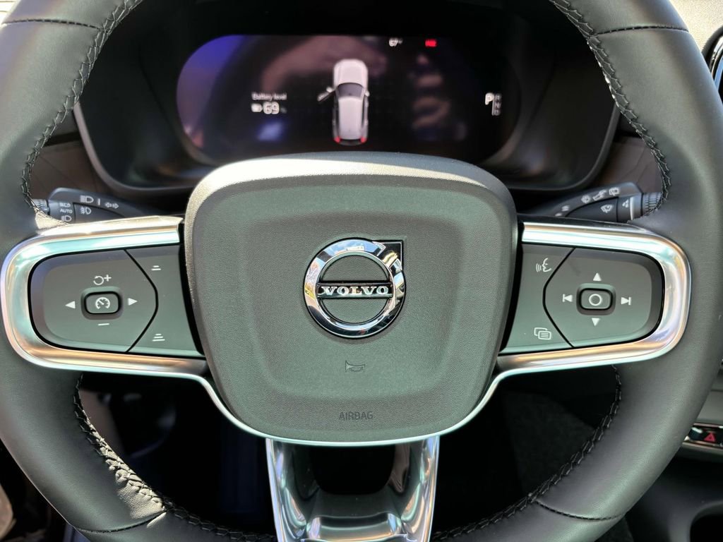 New 2024 Volvo XC40 Recharge Core w/ Protection Package Premier image 16