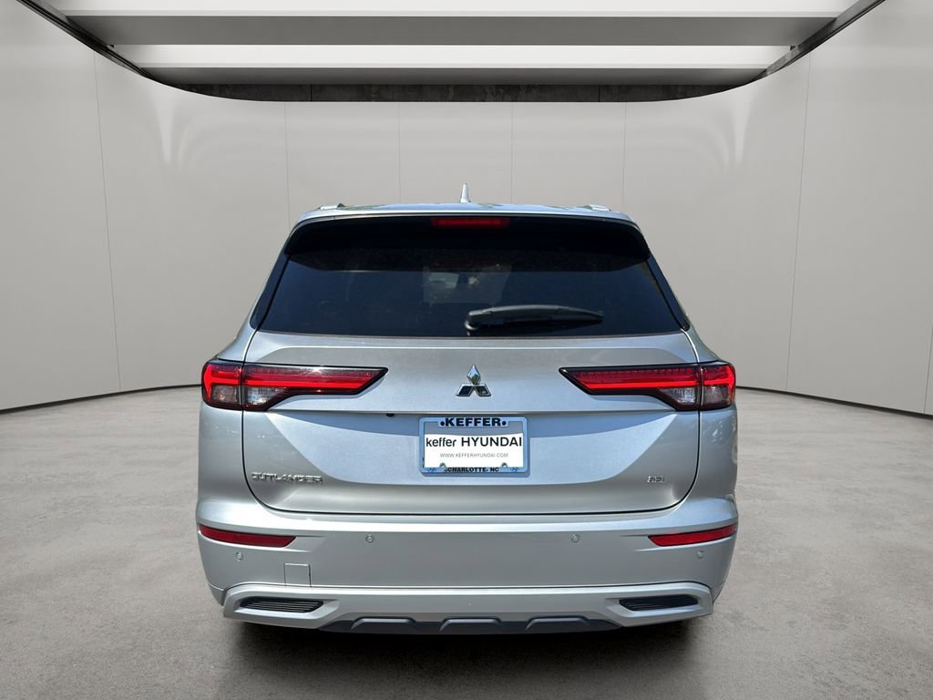 Used 2022 Mitsubishi Outlander SEL FWD image 4