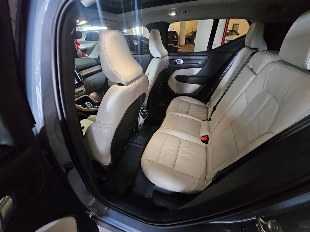 Certified 2023 Volvo XC40 B5 Ultimate w/ Protection Package Premier AWD/4WD image 13