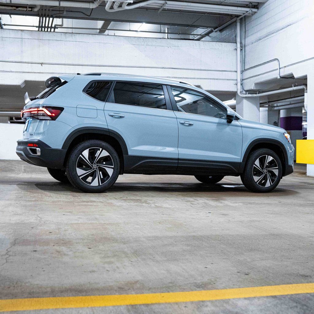 New 2026 Volkswagen Taos SE image 7