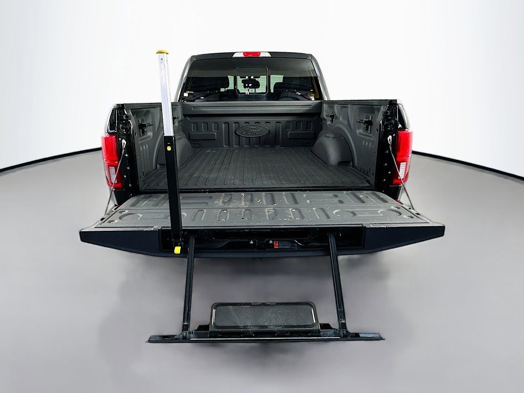Used 2019 Ford F150 Platinum w/ Equipment Group 701A Luxury AWD/4WD image 30