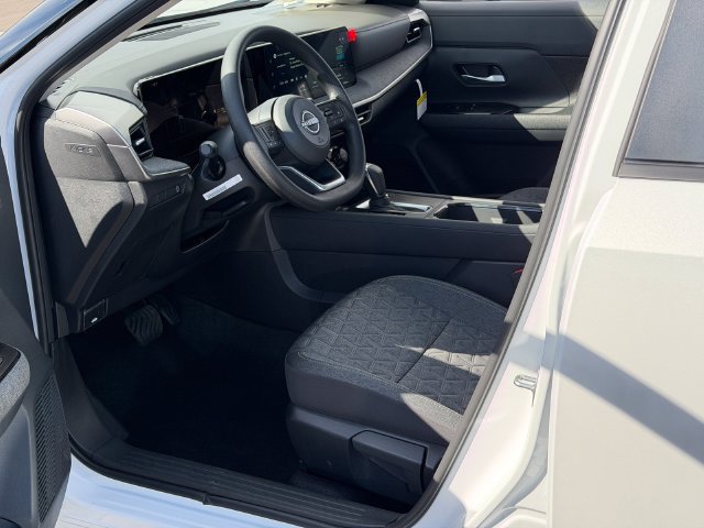 New 2027 Nissan Kicks SV w/ SV Premium Package FWD image 12