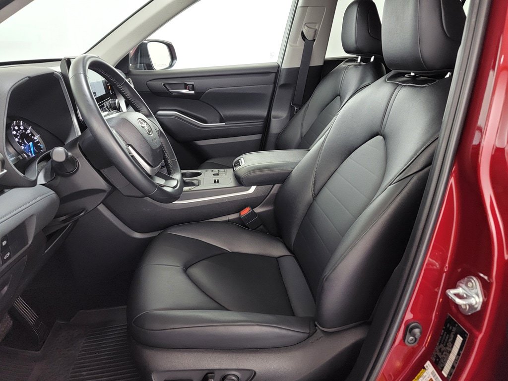 Certified 2026 Toyota Highlander XLE AWD/4WD image 14