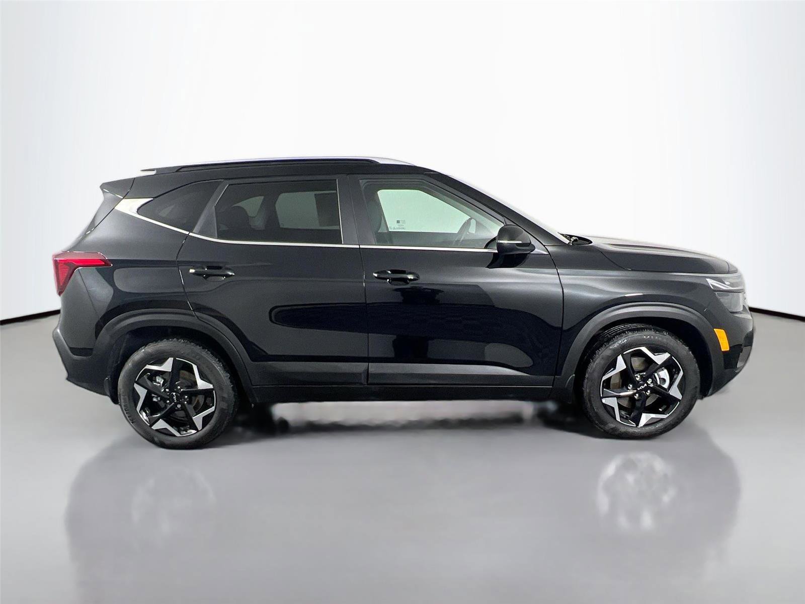 Used 2024 Kia Seltos EX image 7