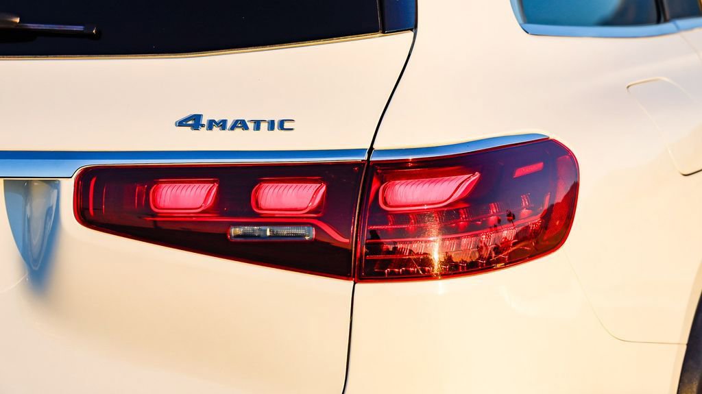 Used 2024 Mercedes-Benz GLS 450 4MATIC image 10