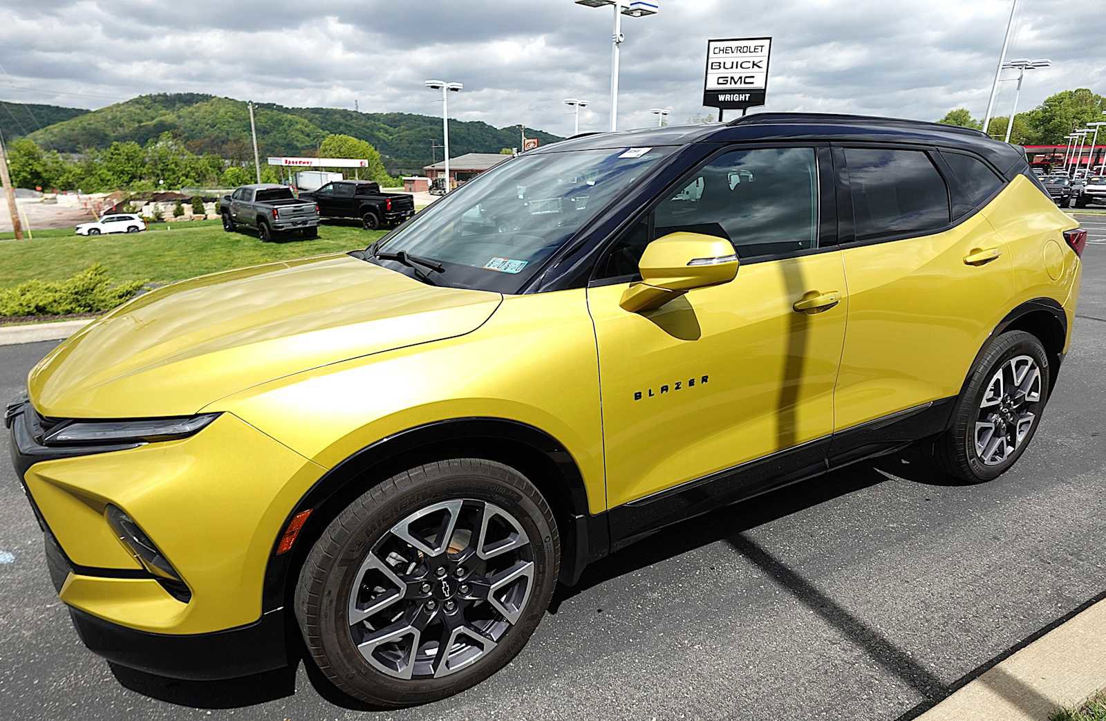 Used 2023 Chevrolet Blazer RS w/ Enhanced Convenience Package AWD/4WD image 6