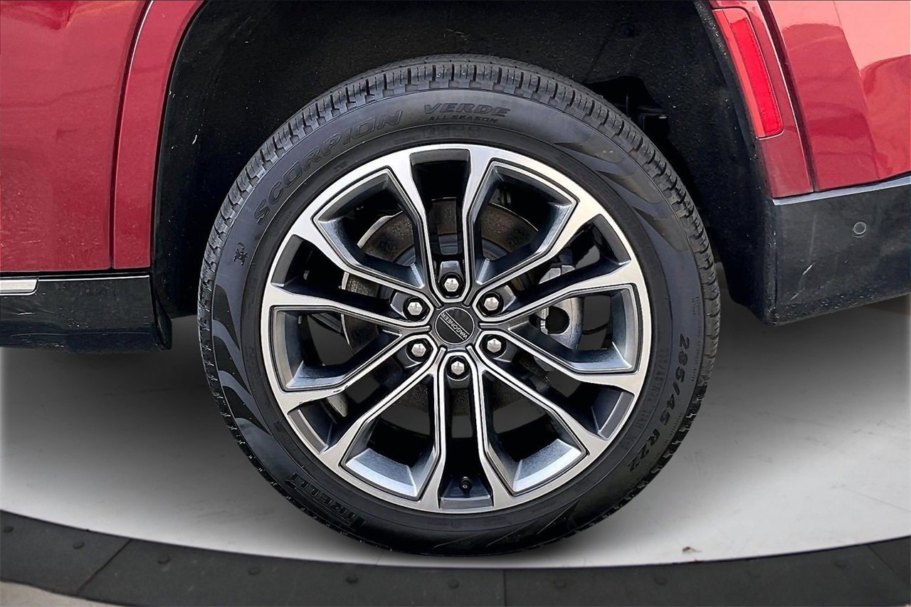 Used 2024 Jeep Grand Wagoneer Series III w/ HD Trailer Tow Package image 38