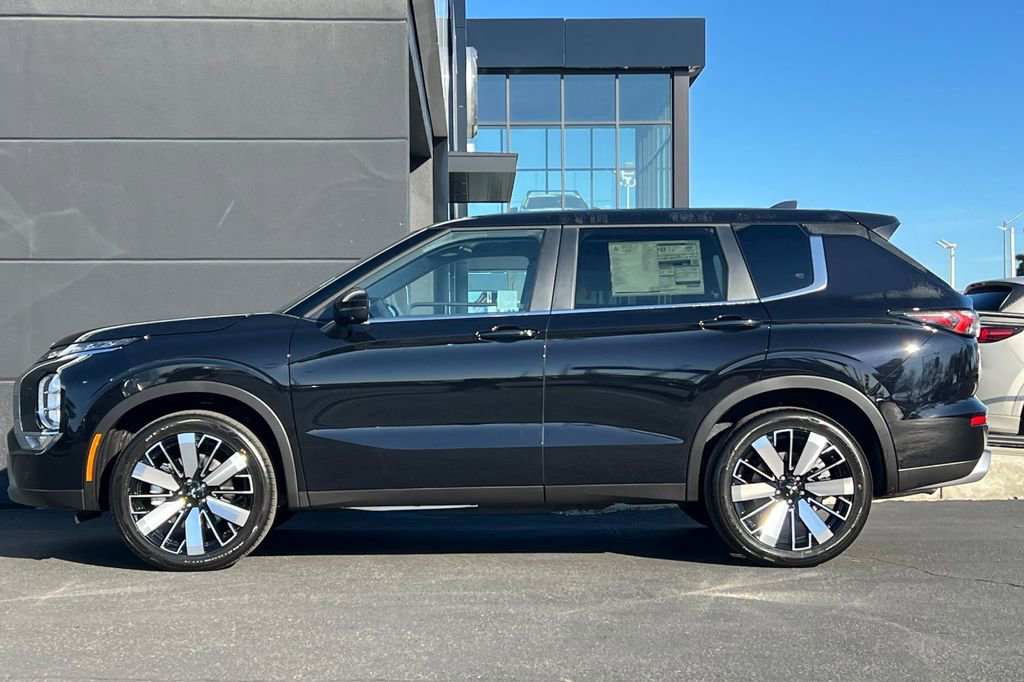 New 2026 Mitsubishi Outlander SE image 8