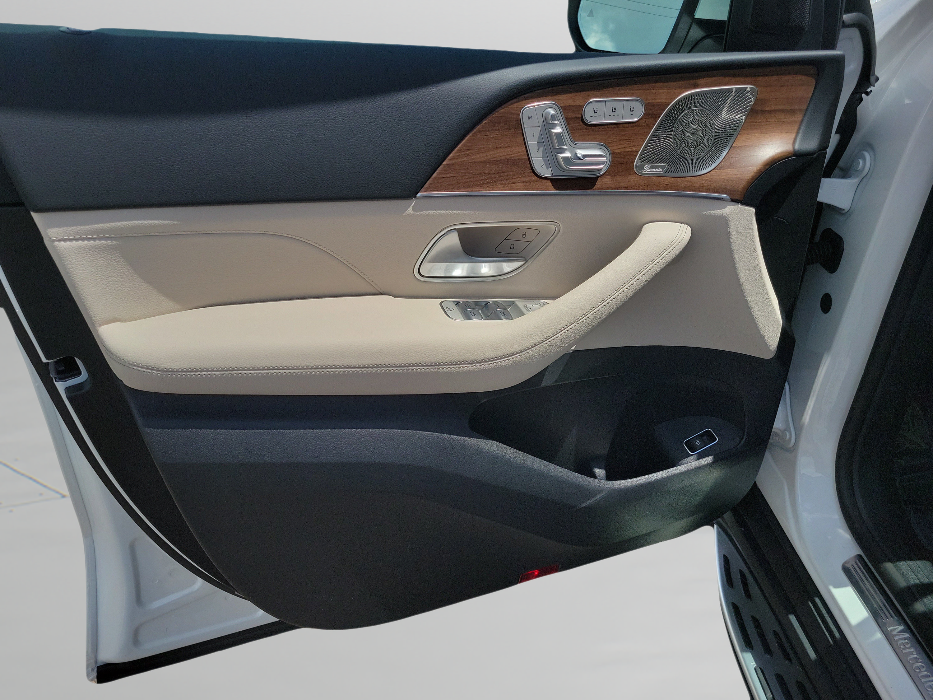 New 2026 Mercedes-Benz GLS 450 4MATIC image 16