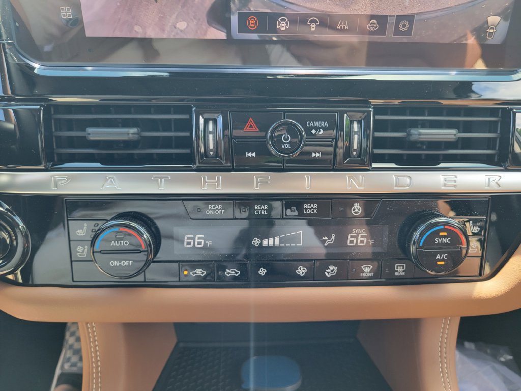New 2026 Nissan Pathfinder Platinum AWD/4WD image 25