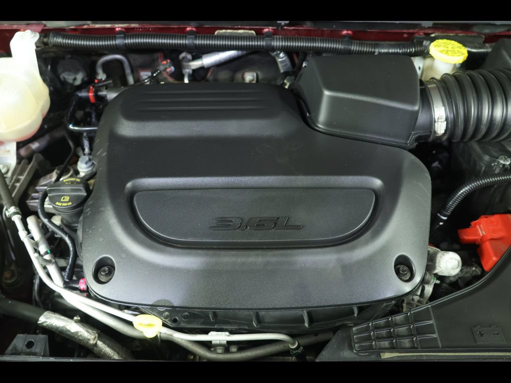 Used 2023 Chrysler Pacifica Touring-L FWD image 21