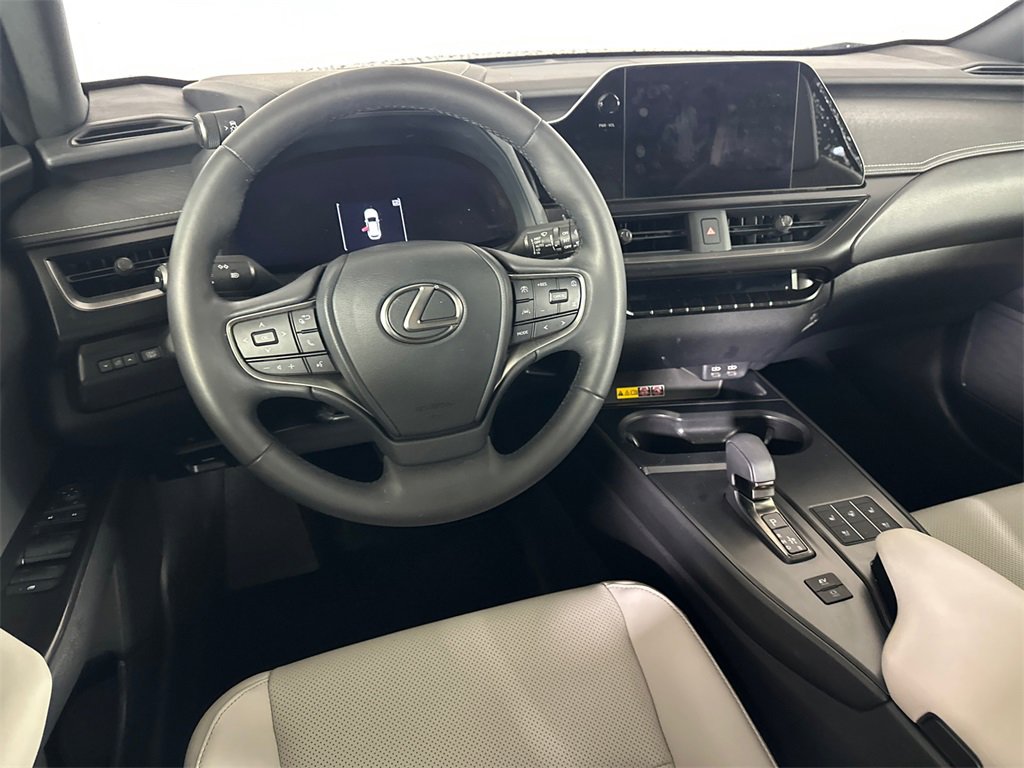 Used 2025 Lexus UX 300h FWD image 23