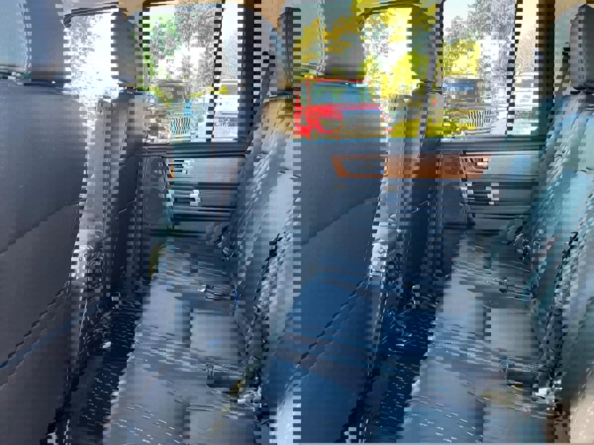 Used 2015 Land Rover LR4 HSE image 26