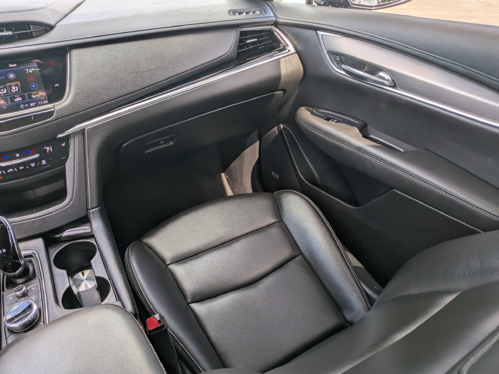 Used 2024 Cadillac XT6 Luxury FWD image 17