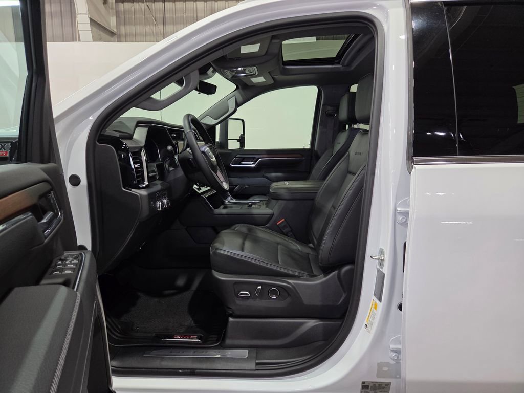 Used 2025 GMC Sierra 3500 Denali w/ Denali Reserve Package image 12