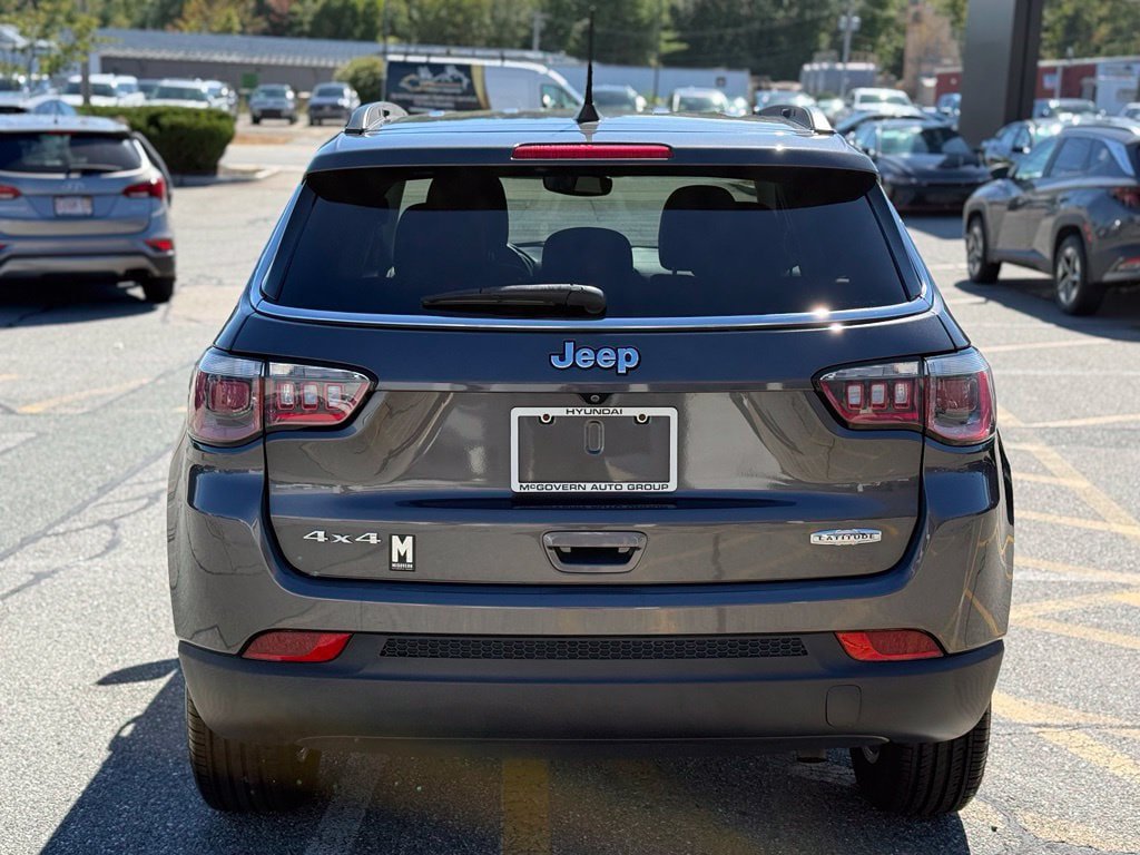 Used 2019 Jeep Compass Latitude w/ Popular Equipment Group AWD/4WD image 5