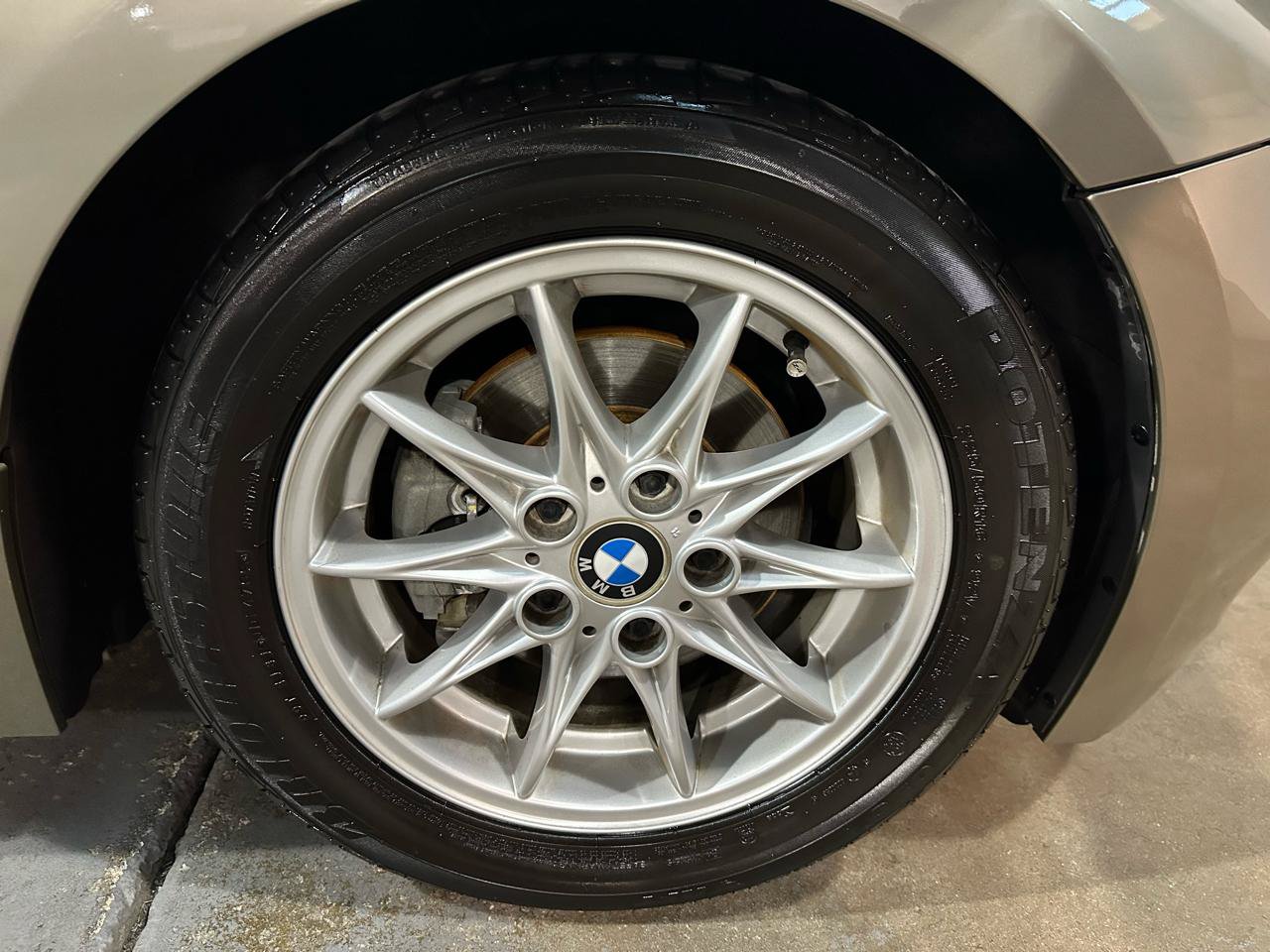 Used 2004 BMW Z4 2.5i RWD image 16