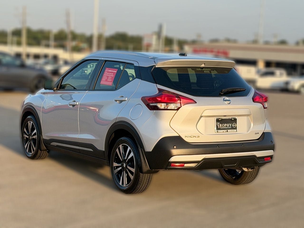 Certified 2020 Nissan Kicks SR FWD image 6