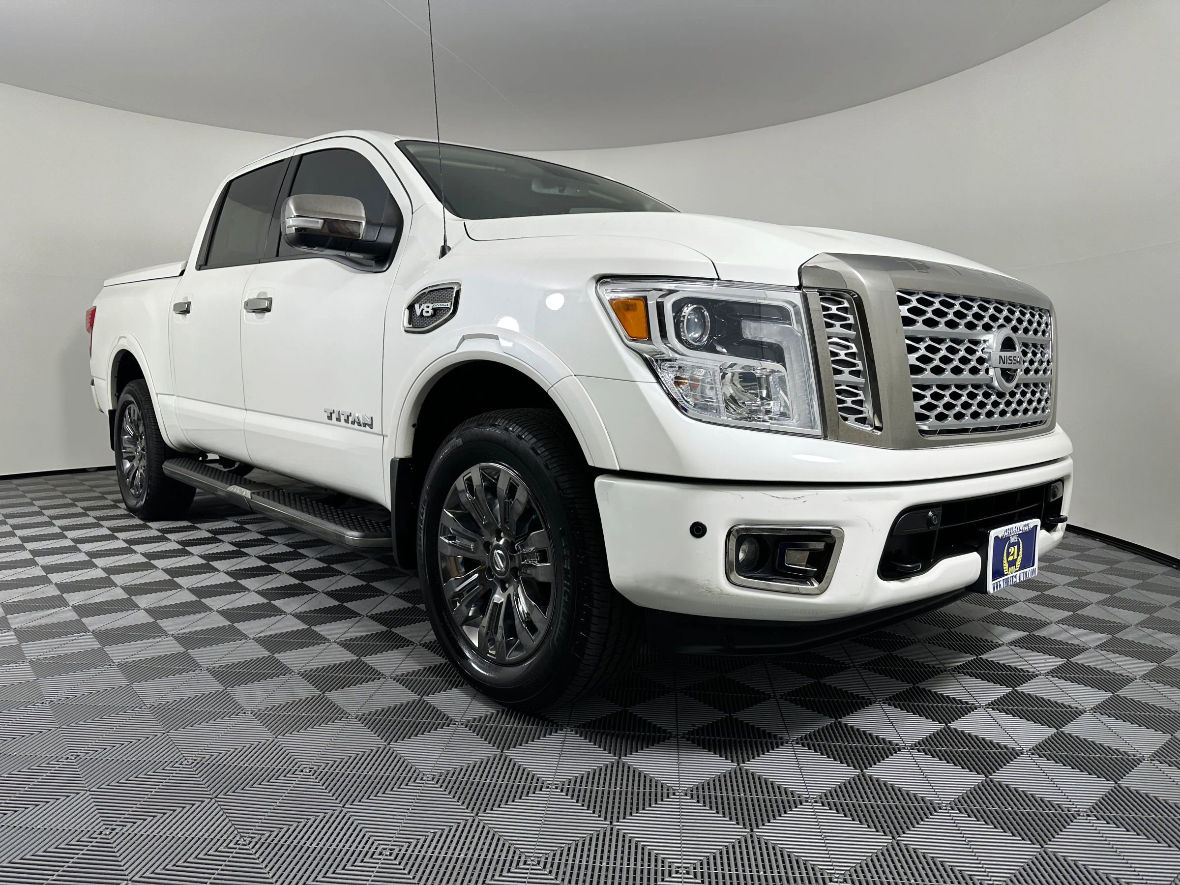 Used 2017 Nissan Titan Platinum Reserve image 6