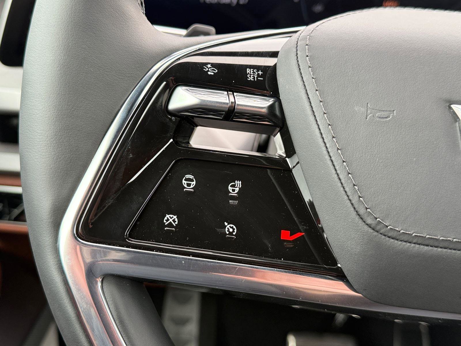 New 2026 Cadillac Vistiq Platinum image 18