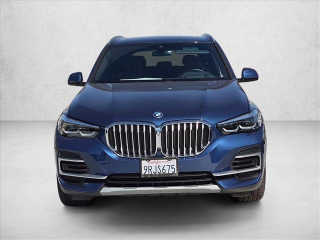 Certified 2022 BMW X5 xDrive45e w/ Luxury Seating Package AWD/4WD image 2