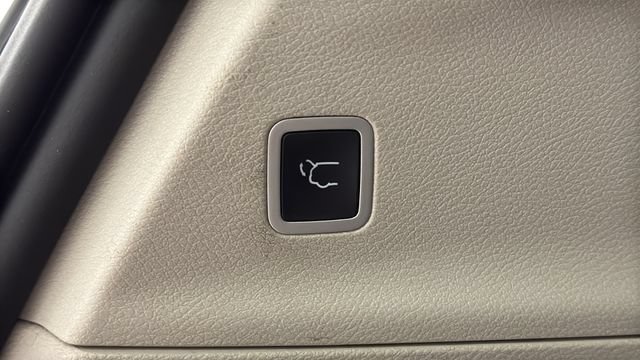 Used 2023 Chrysler Pacifica Touring-L FWD image 27