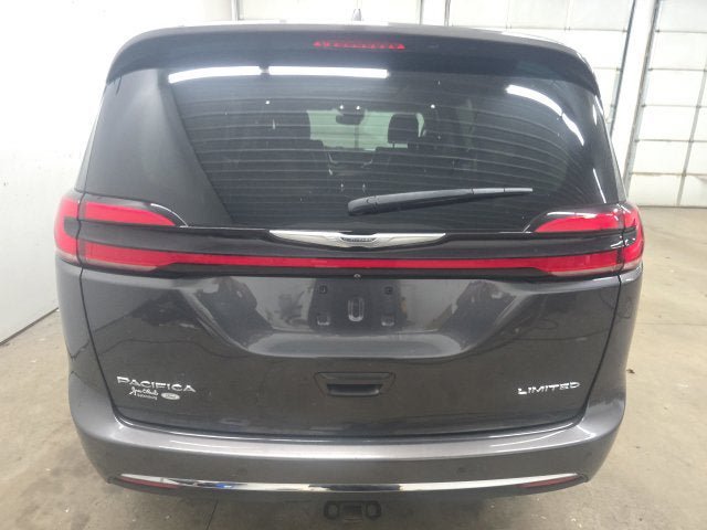 Used 2022 Chrysler Pacifica Limited FWD image 9