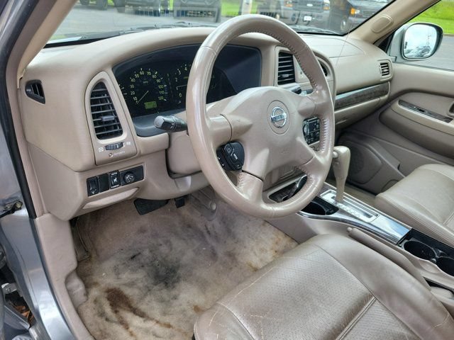 Used 2004 Nissan Pathfinder LE Platinum RWD image 9