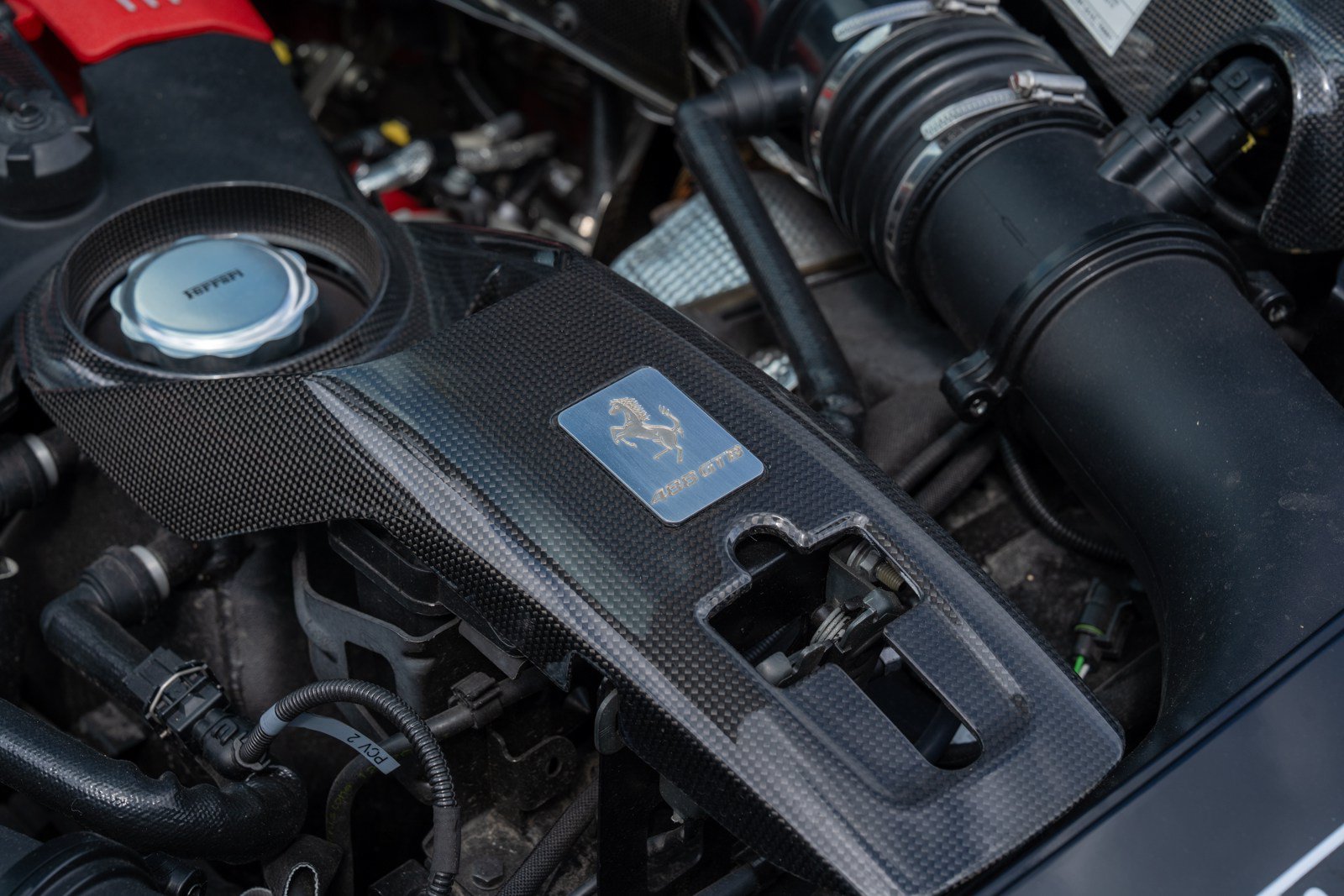 Used 2018 Ferrari 488 GTB RWD image 14