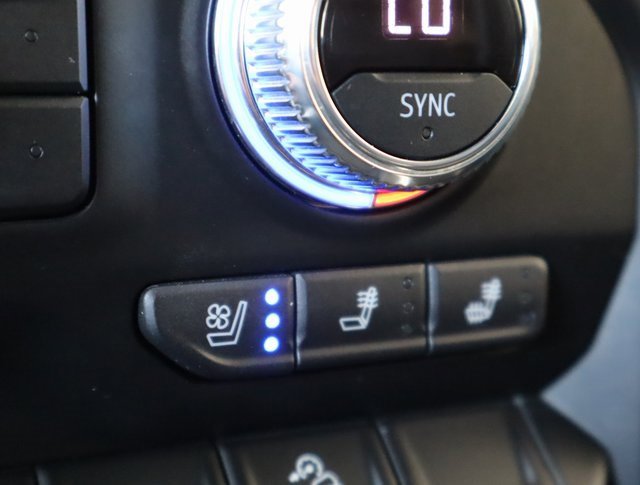 Used 2021 GMC Sierra 2500 AT4 image 36