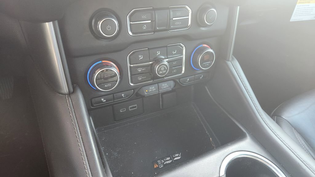 Used 2021 Chevrolet Suburban Z71 image 14