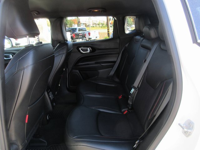 Used 2025 Jeep Compass Trailhawk image 19