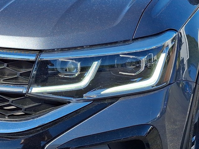 Certified 2023 Volkswagen Taos SEL AWD/4WD image 12